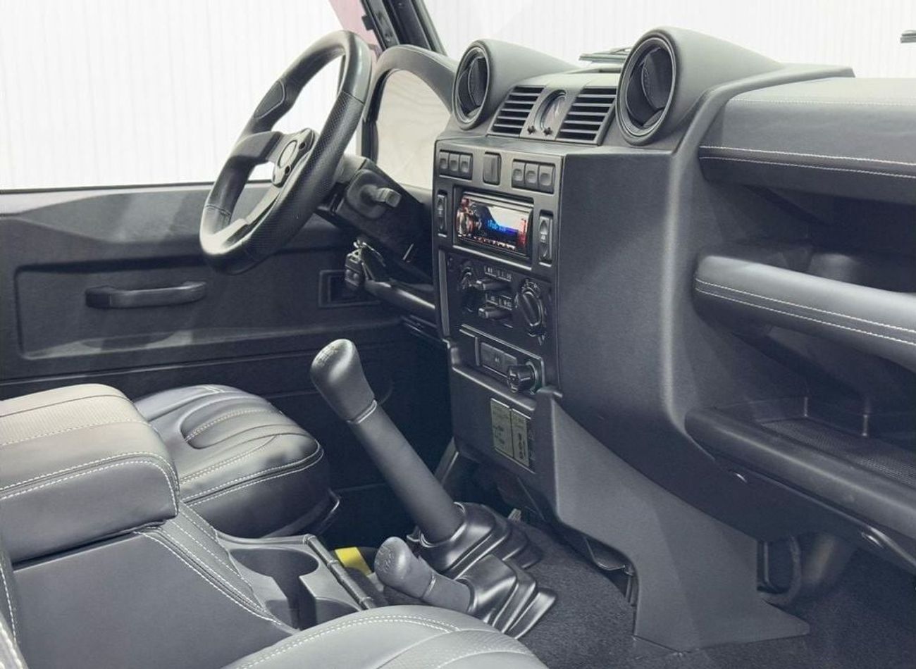 Land Rover Defender 2010 Land Rover Defender 90, Manual Transmission, VIP Seats, Excellent Condition