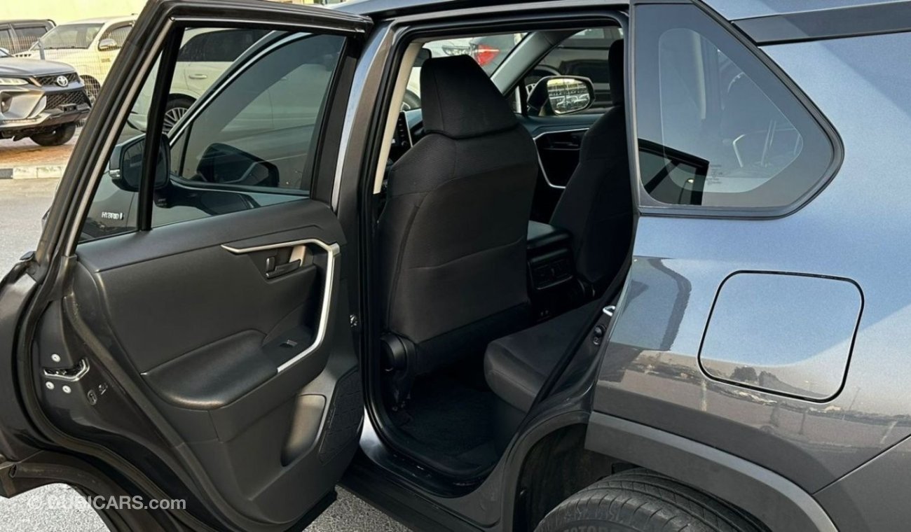 تويوتا راف ٤