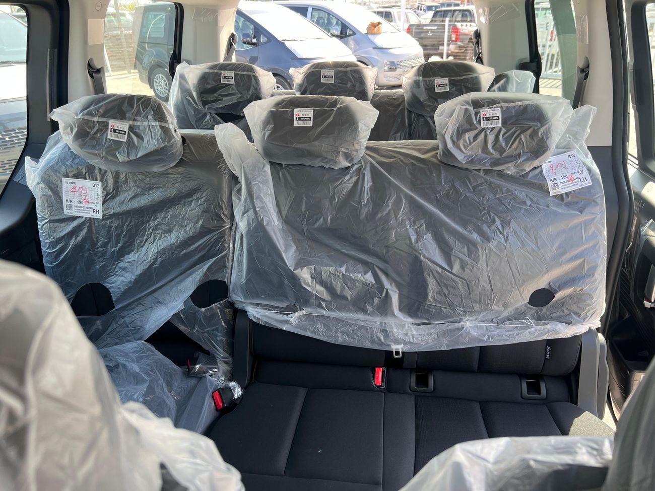 Hyundai Staria Hyundai Staria 3.5L Petrol, Van 9 Seats, Color Silver, Model 2025 (GCC SPECS) AT