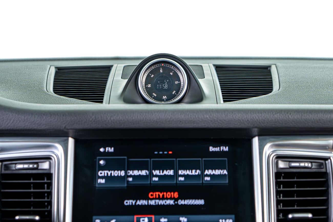 Porsche Macan Std 2.0L (252 HP) GCC Spec - Pristine Condition - Low Mileage