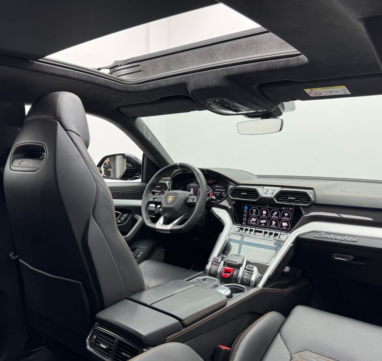 لامبورغيني اوروس 2020 Lamborghini Urus, 1 Year Warranty, Full Service History