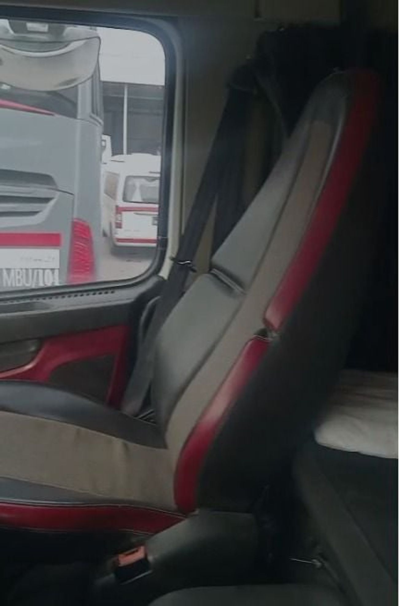 فولفو إف إم شاحنة فولفو FM 400 ذات الدفع الثنائي موديل 2016