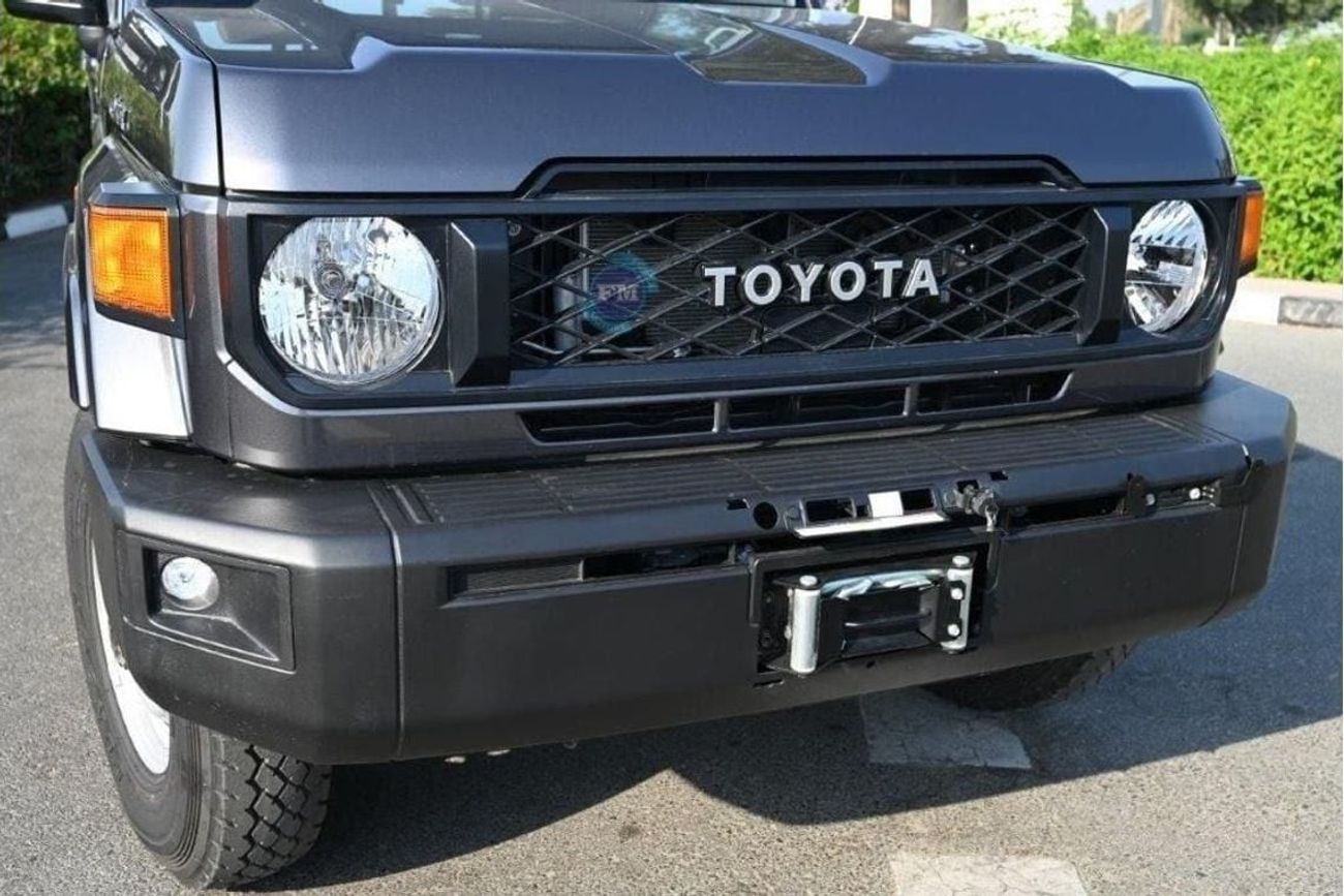 Toyota Land Cruiser Pick Up 79 Single Cab DLX 4.0L Petrol 4WD Automatic