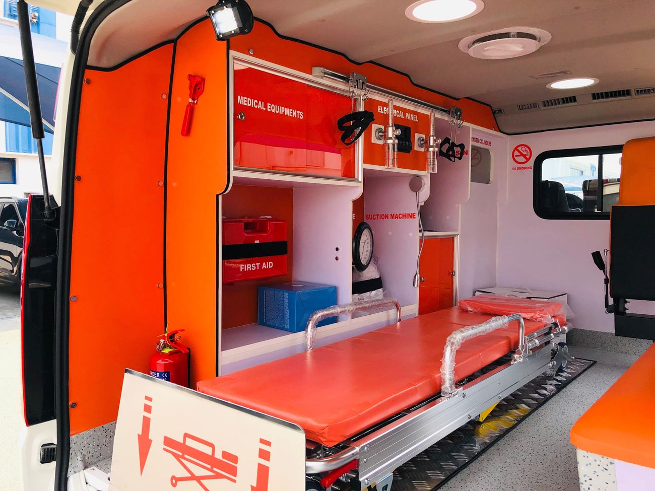 Toyota Hiace STANDARD ROOF, 3.5L PETROL, M/T  EMERGENCY MEDICAL AMBULANCE