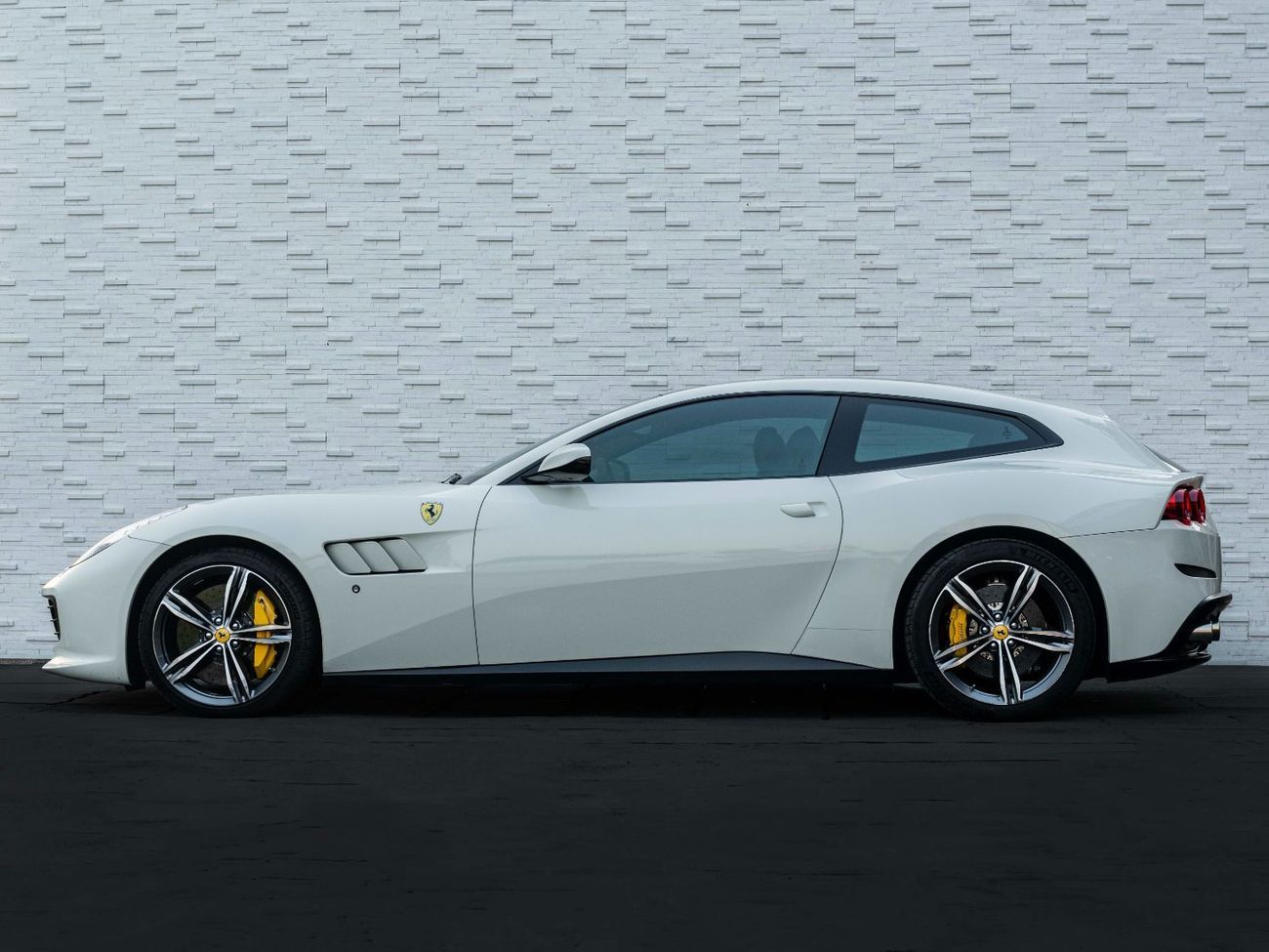 Ferrari GTC4 Lusso STANDARD