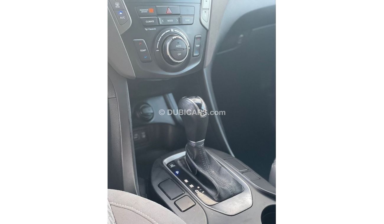 Hyundai Grand Santa Fe *Offer*2017 Hyundai Santa Fe Grand 7 Seater / EXPORT ONLY / فقط للتصدير