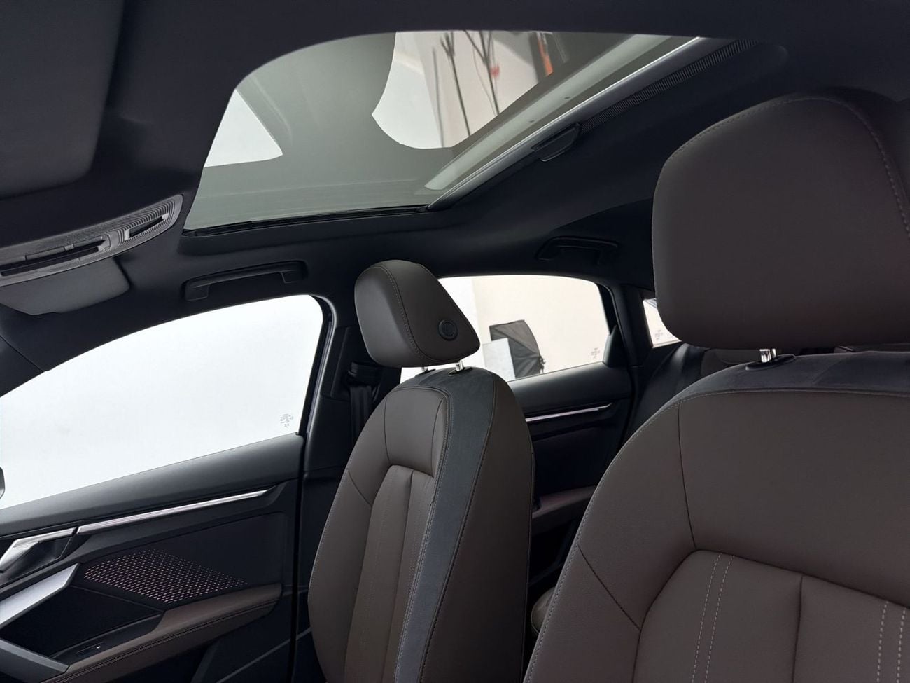 أودي A3 A3 Sedan Advanced 35 TFSI 150hp (Ref# 02740)