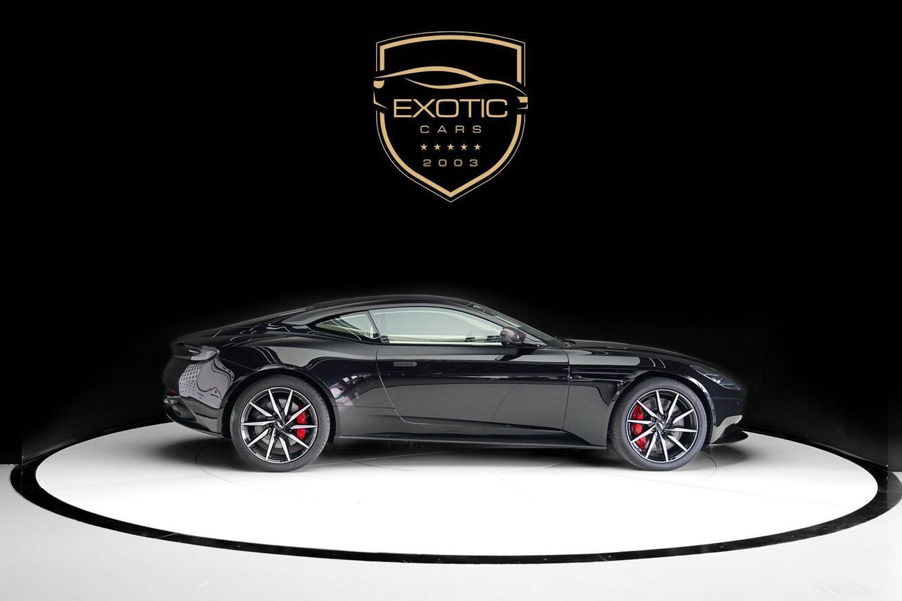 أستون مارتن DB11 Std 4.0L
