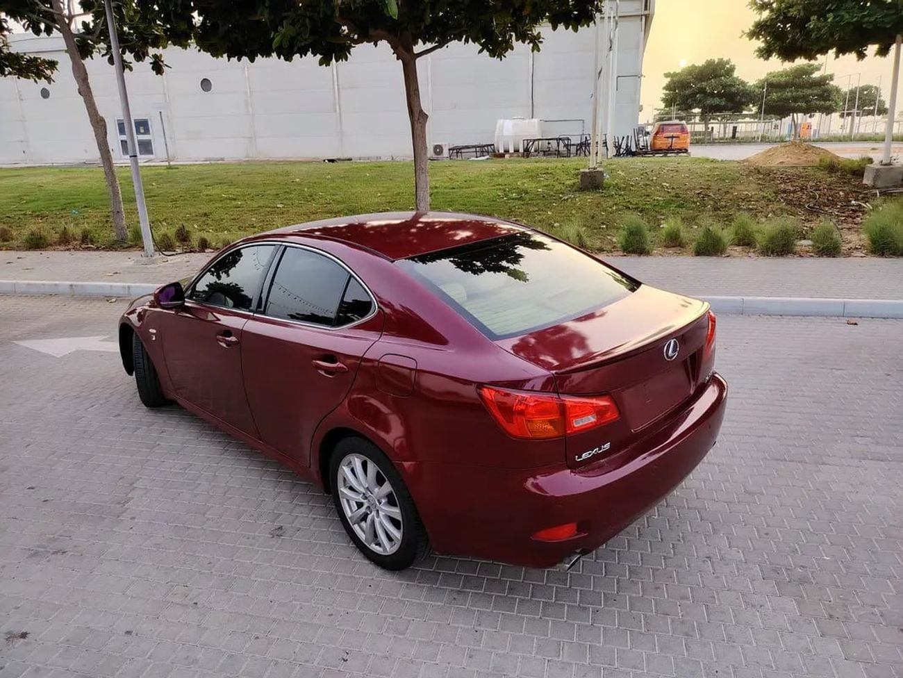 لكزس IS 250 PREMIER