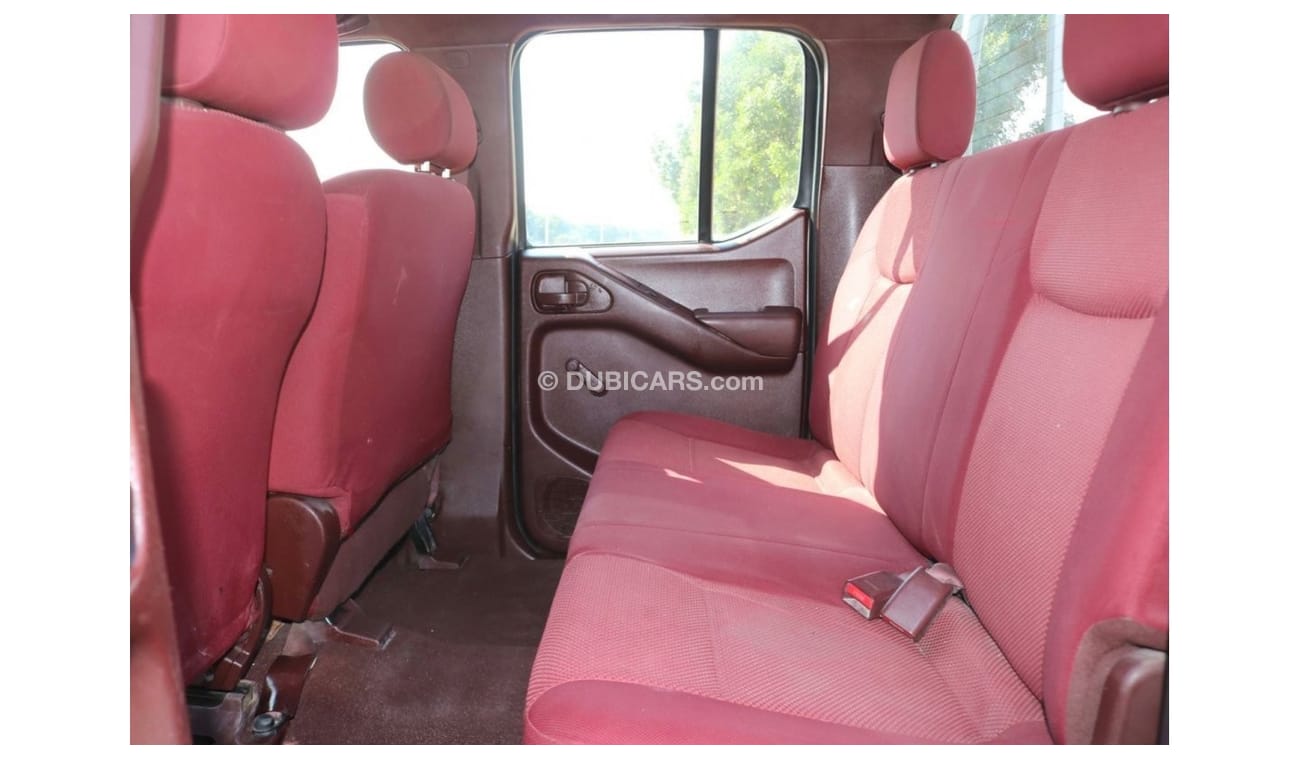 Nissan Navara Std 2015 | NISSAN NAVARA SE | 4X4 DSL | DOUBLE CABIN | WITH GCC SPECS AND EXCELLENT CONDITION