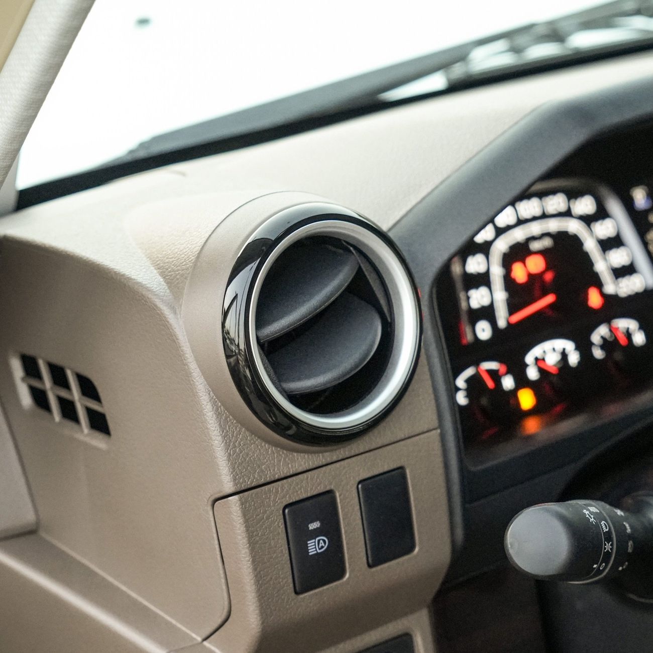 Toyota Land Cruiser 70 LC 76 AT || 4.0 || LXZ || 2025