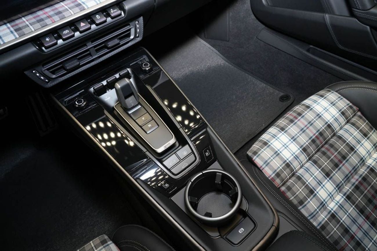 بورش 911 Turbo S 3.8L (640 HP) Coupe