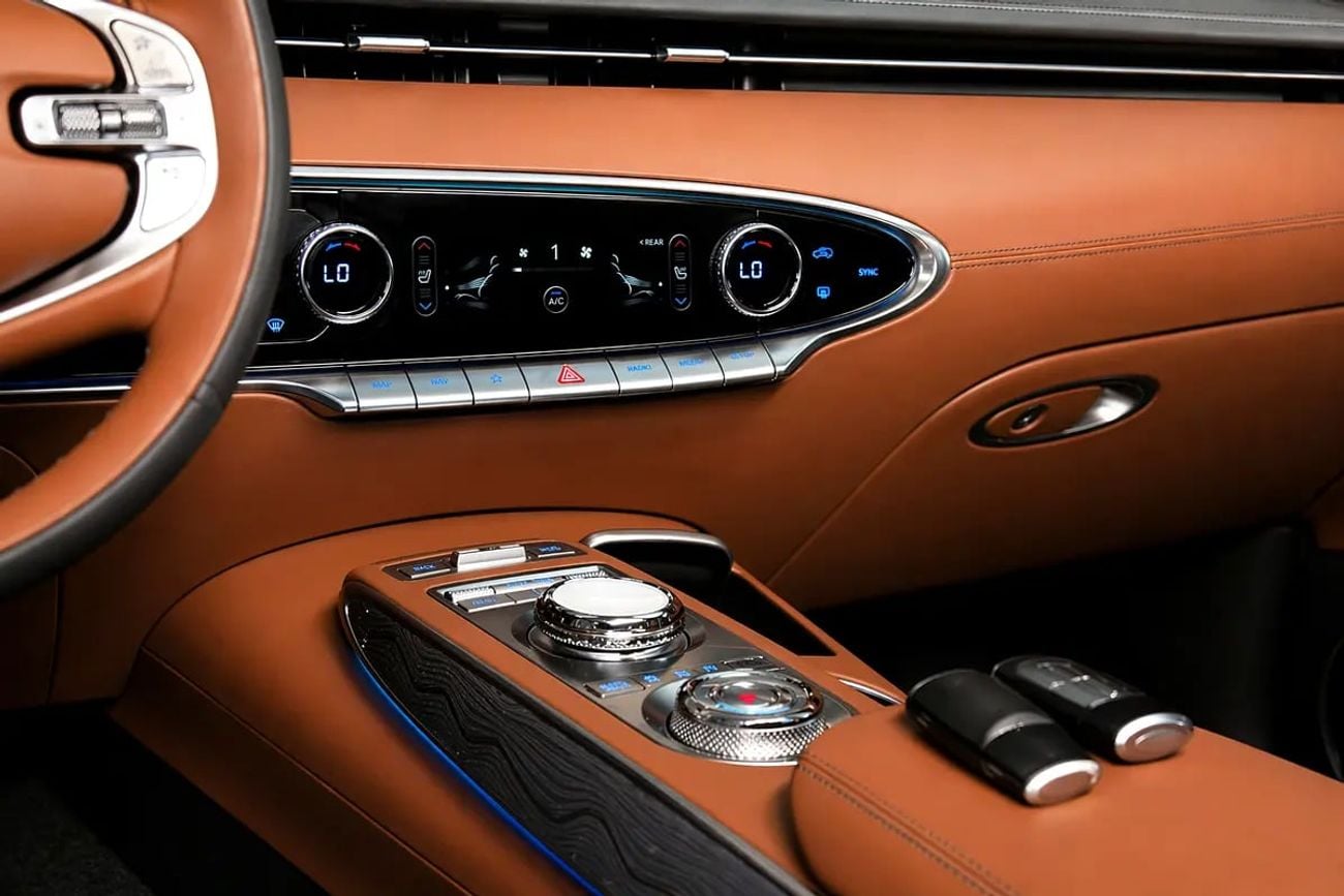 جينيسس GV70 PREMIUM 2023GCC UNDER WARRANTY