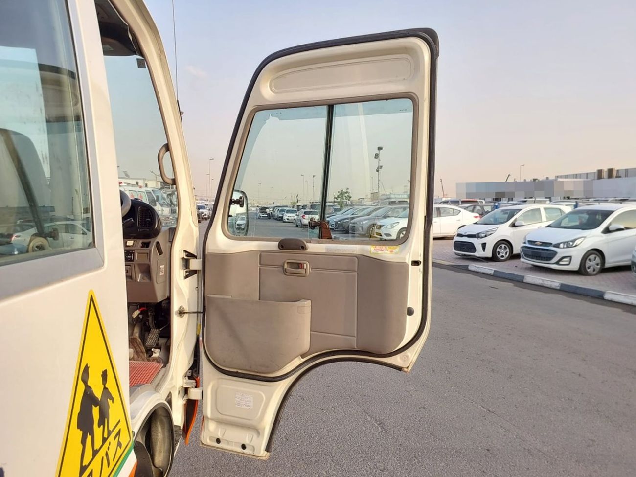 تويوتا كوستر TOYOTA COASTER BUS RHD 2006 MODEL 4.0 L DIESEL AUTOMATIC(PM50981)