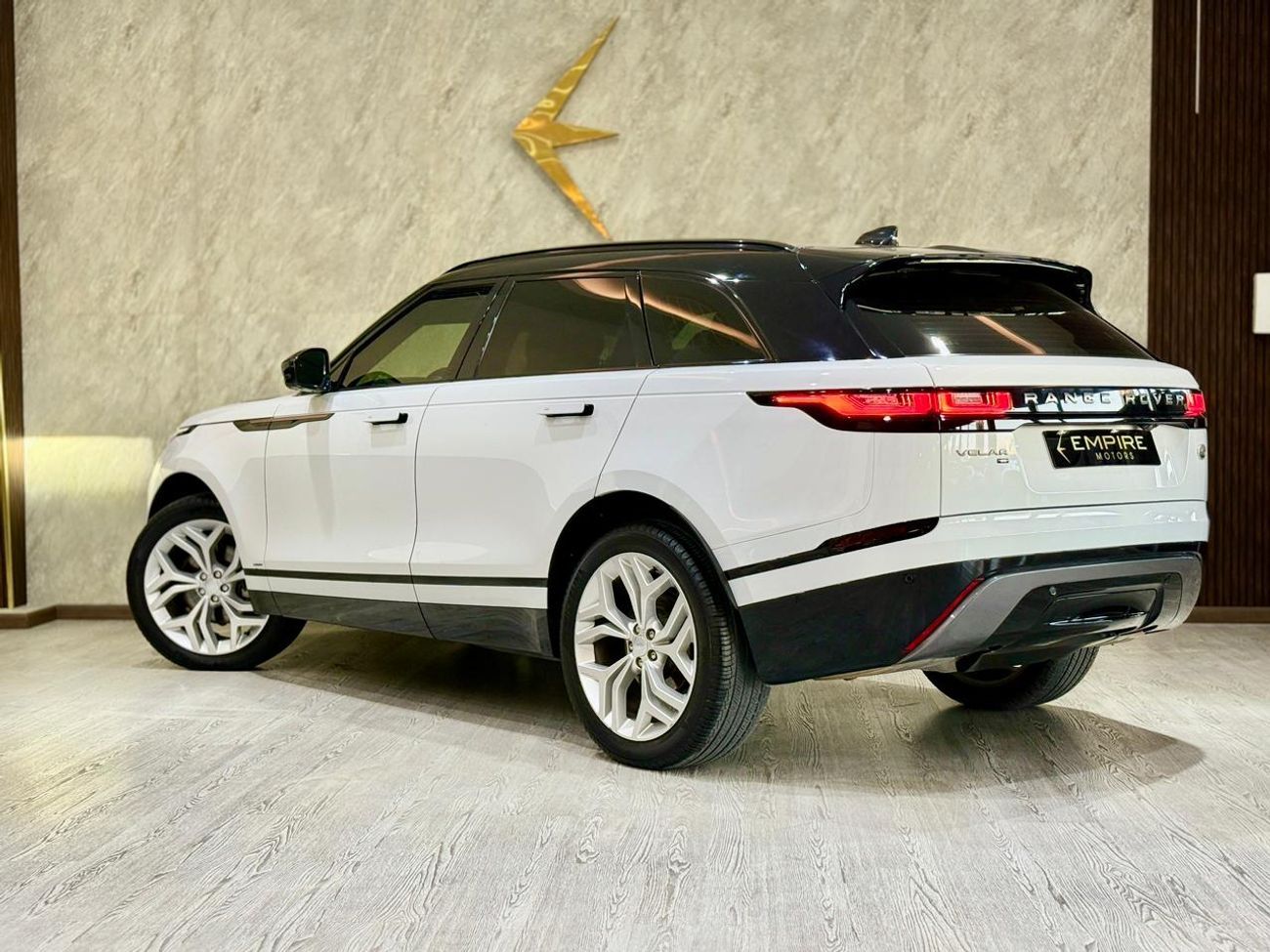 لاند روفر رينج روفر فيلار P300 R-Dynamic SE 2.0L