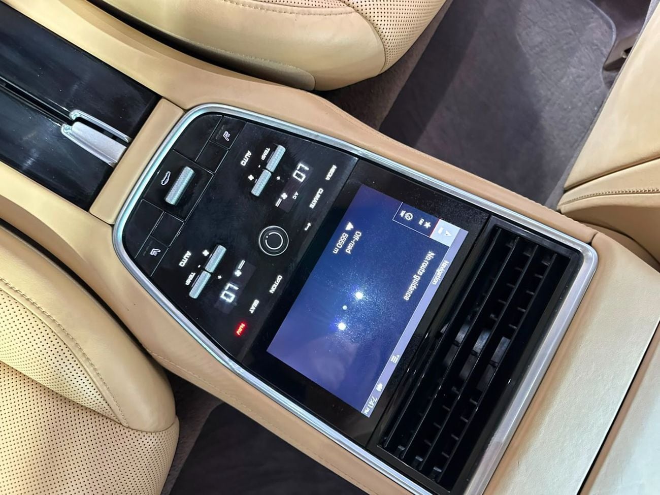 Porsche Panamera 4