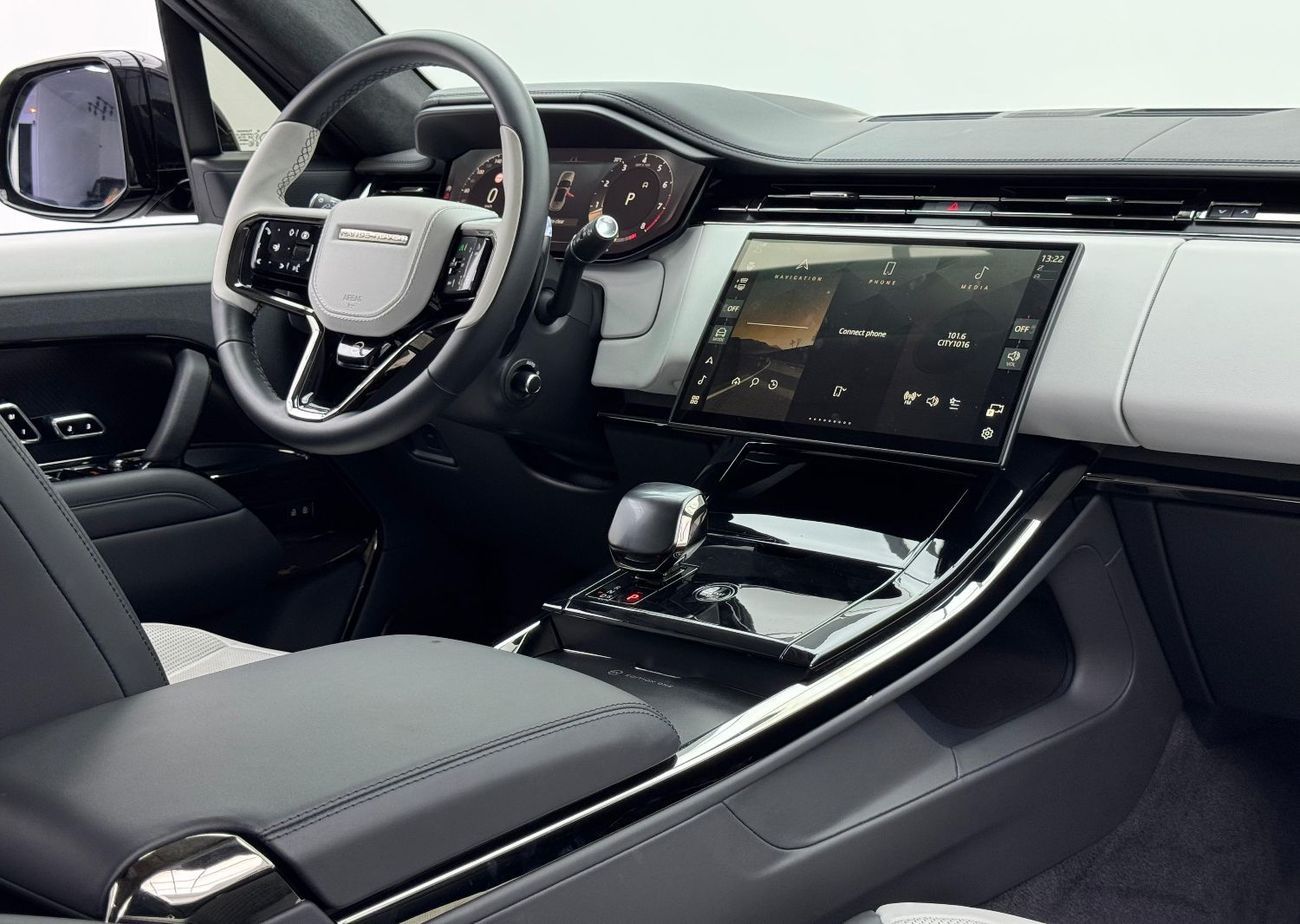 لاند روفر رينج روفر سبورت SV 4.4L 2024 Range Rover Sport SV, Warranty, Full RR Service History, Fully Loaded, Low Km, Euro