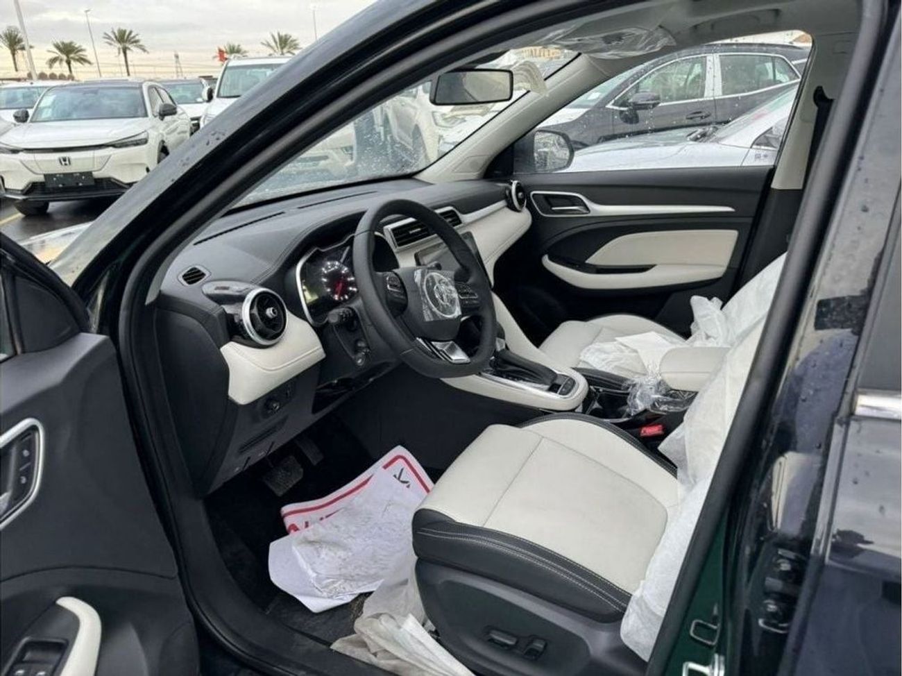 MG ZS 1.5L PETROL, FULL OPTION, 2025 GCC