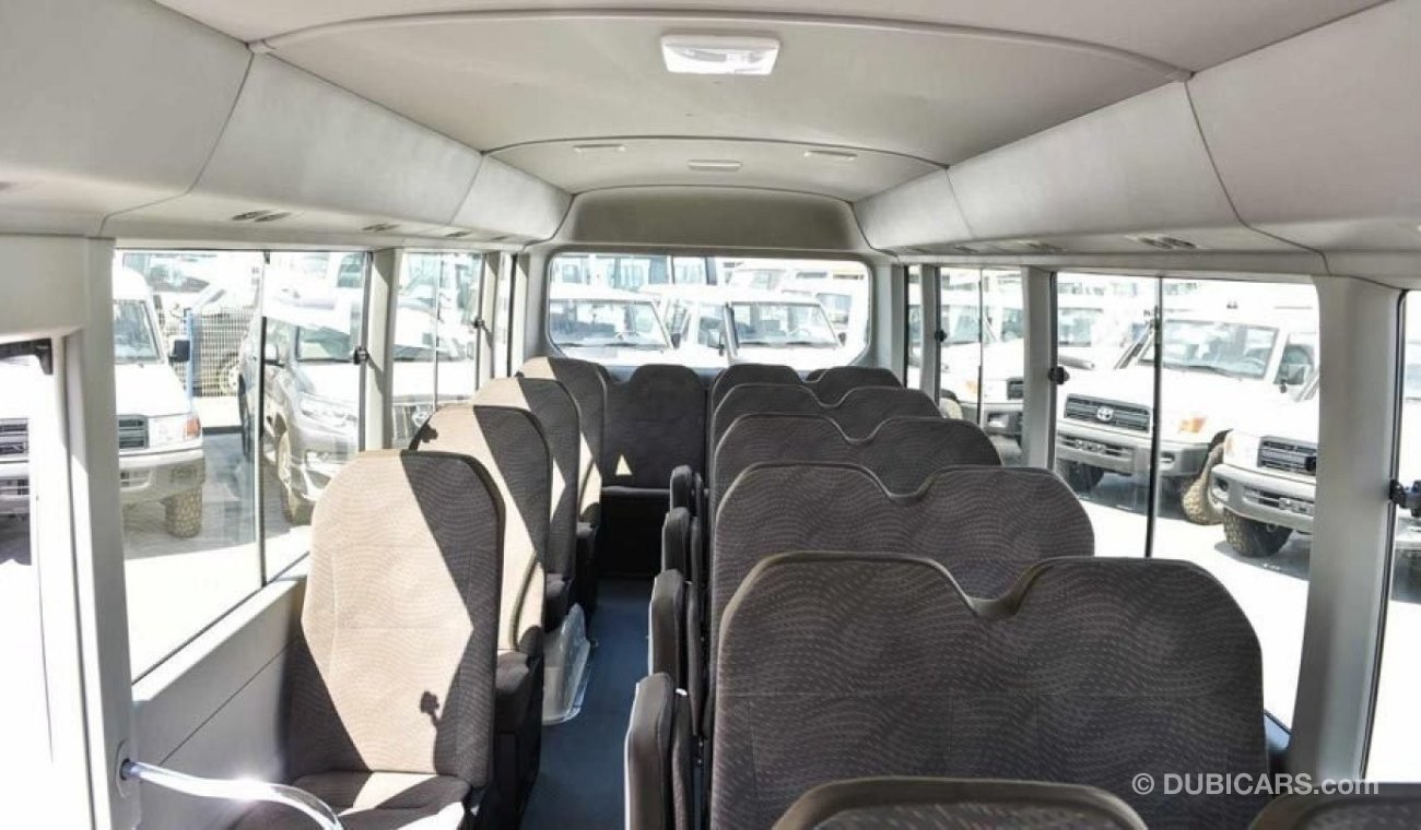 تويوتا كوستر 4.2L DSL M / T 30 SEATER باب أوتوماتيكي