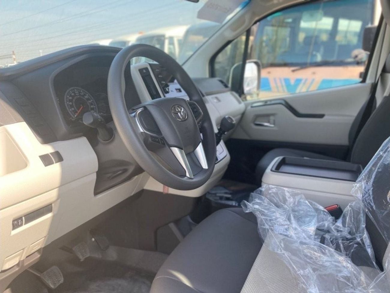 تويوتا هاياس GL 2.8 L HIGH ROOF WITH AC FULL OPTION BRAND NEW