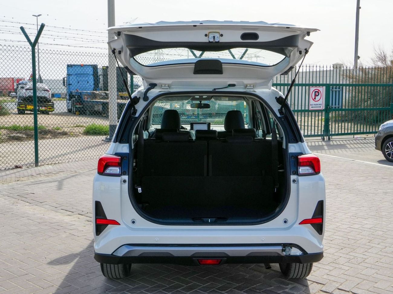 Toyota Veloz 2025 TOYOTA VELOZ 1.5L GCC BRAND NEW 0KM