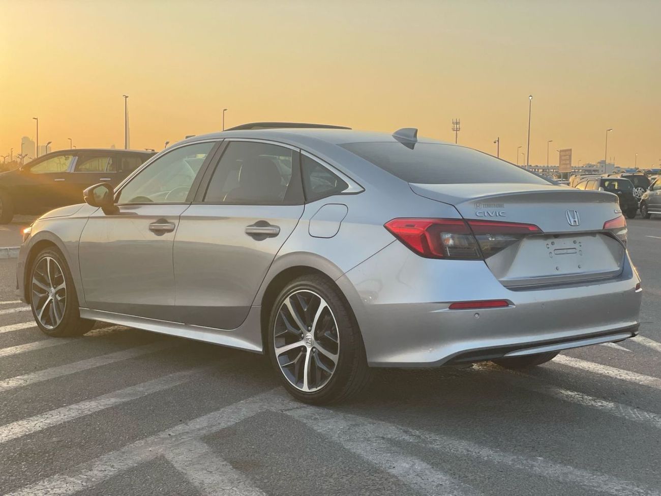 هوندا سيفيك 2023 Honda Civic Touring 1.5 V4 - Full Option - Canadian Specs -