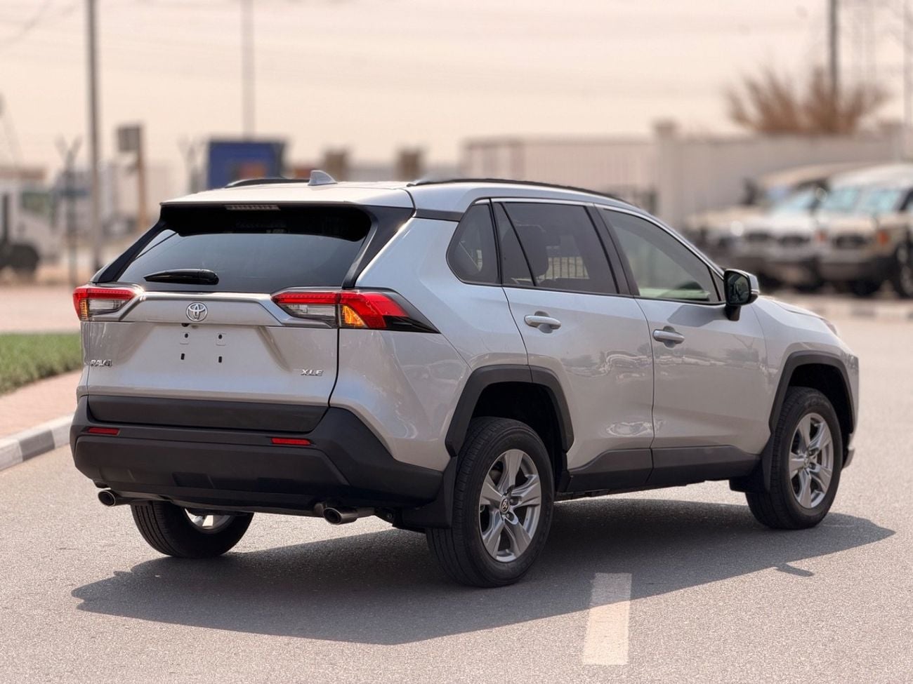 تويوتا راف ٤ XLE 2.5 L push start 2025