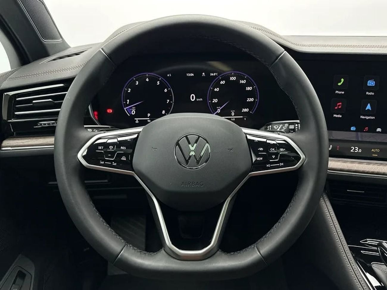 Volkswagen Touareg Elegance 2 3.0L Elegance + (REF#21179) / WAS 229,900 AED - NOW 199,900 AED