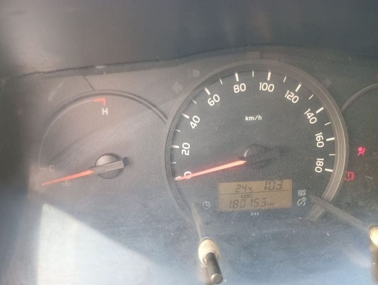 تويوتا هاياس 2.5L DIESEL 15 SEATER MANUAL TRANSMISSION