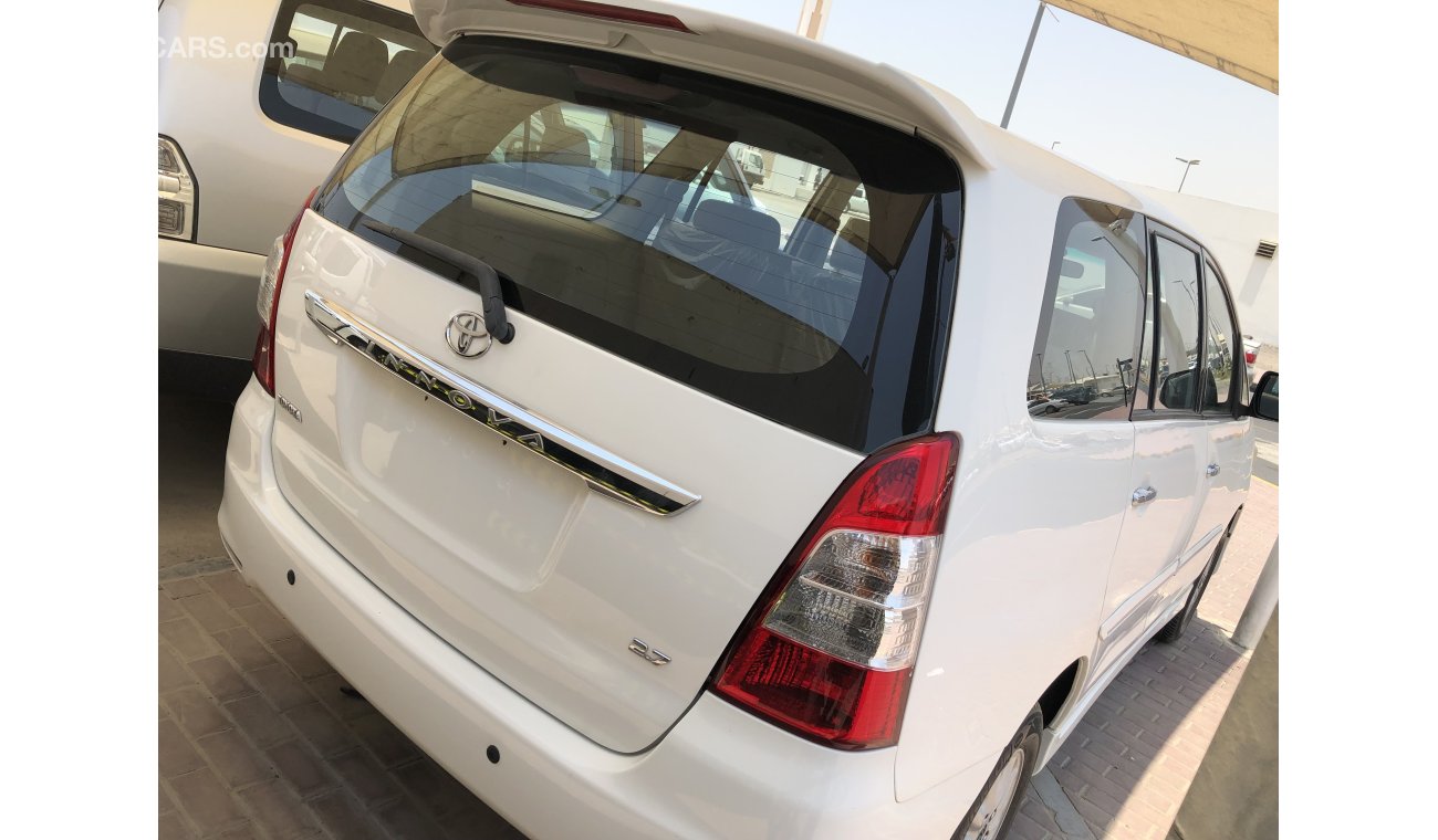 Toyota Innova 2013. Low mileage