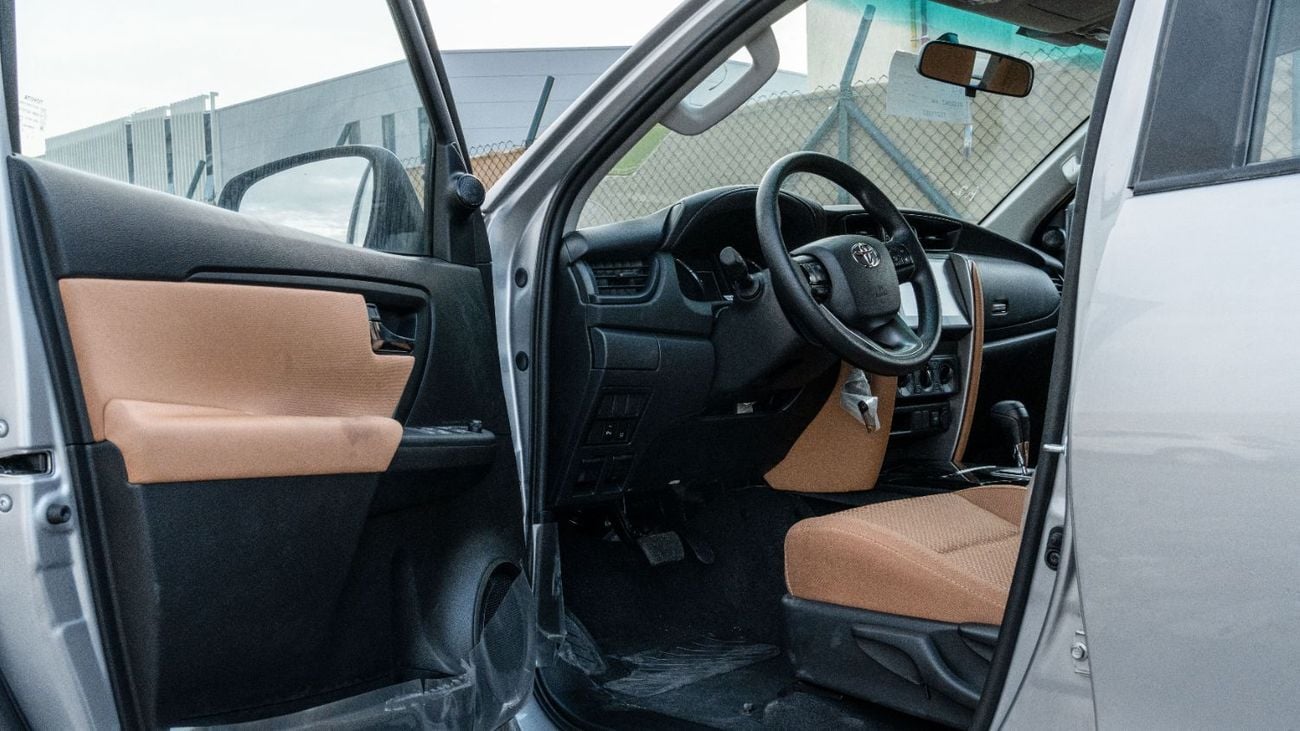 تويوتا فورتونر 2026 Toyota Fortuner GX 2.7 AT Petrol (Silver-Tan) RWD