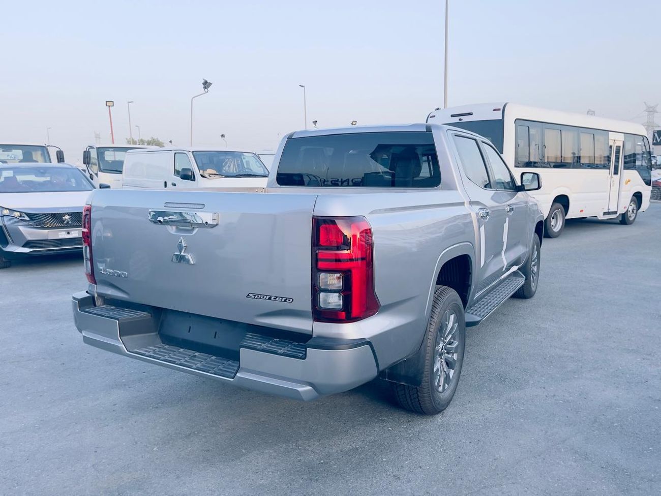 Mitsubishi L200 MITSUBISHI L200 SPORTERO 2.4L TURBO 2025