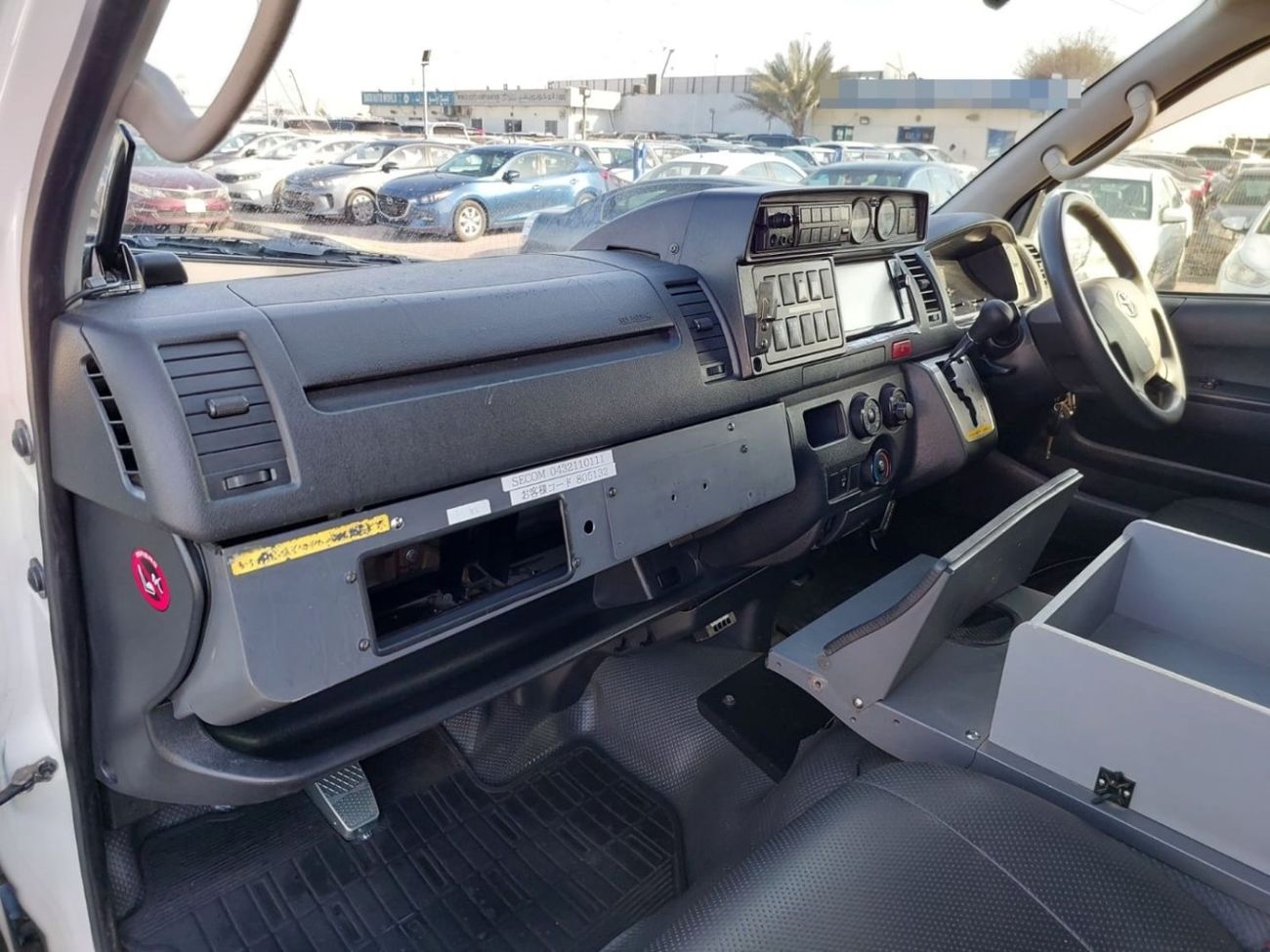 Toyota Hiace TOYOTA HIACE VAN AMBULANCE RHD 2015 MODEL 2.7 L PETROL AUTOMATIC(PM15323)