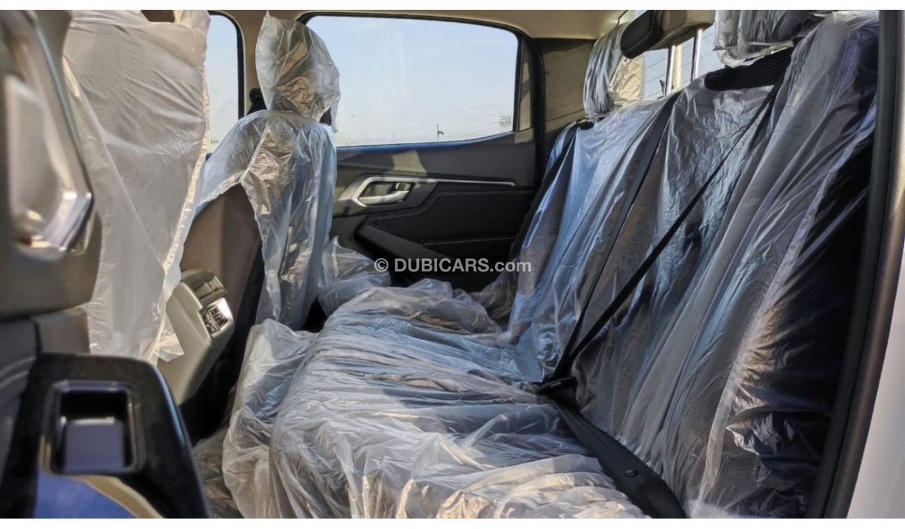 Isuzu DMax RG Crew 3.0L Diesel, pick up, 2023, 4x4, 4 doors, white color.