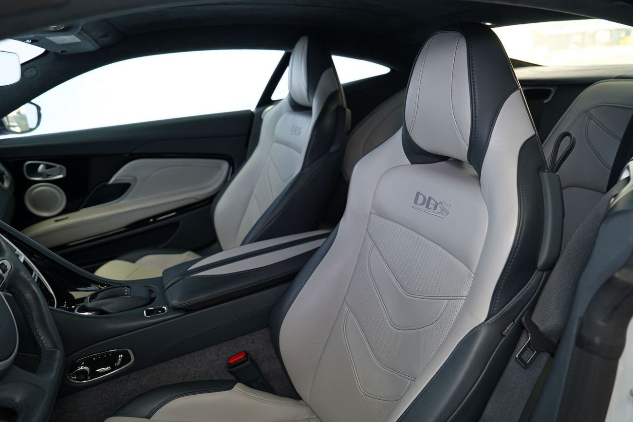 Aston Martin DBS Superleggera 5.2L