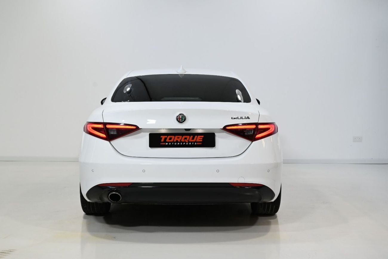 Alfa Romeo Giulia STD 2022 Alfa Romeo Giulia, 2027 Alfa Warranty and Service Pack, Alfa Service History, GCC