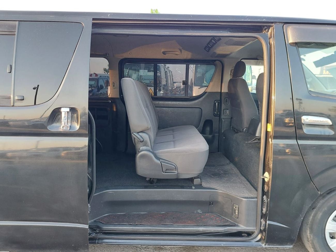 Toyota Hiace 2011 TOYOTA HIACE VAN RHD PETORL AUTOMATIC 2.0 CC(PM46101)