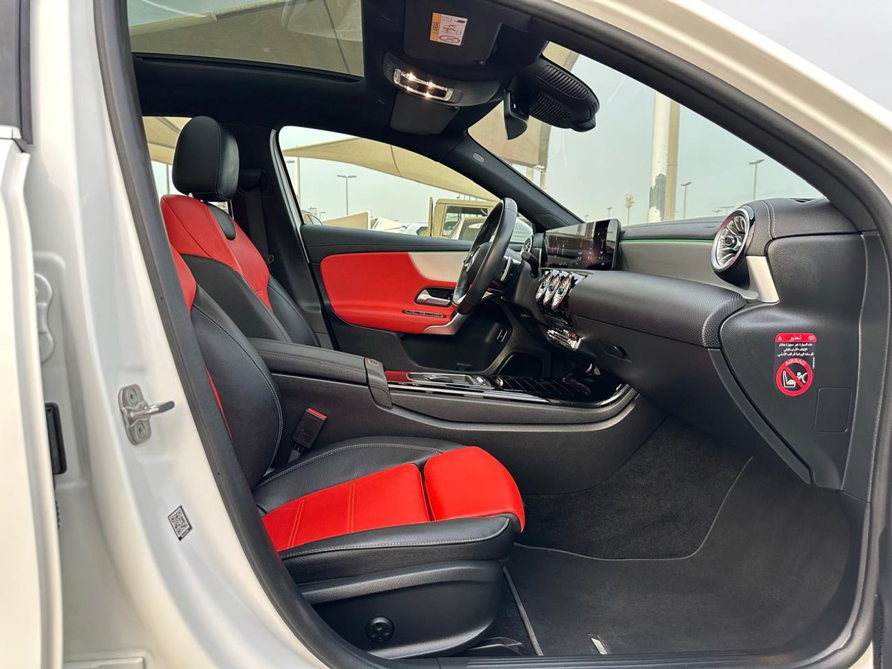 Mercedes-Benz A 200 Premium + 1.4L