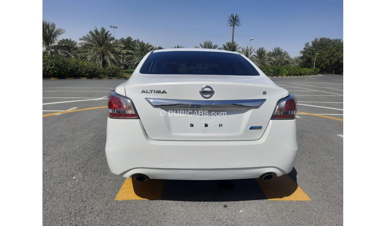Nissan Altima SV Nissan altima 2015 full automatic accident free