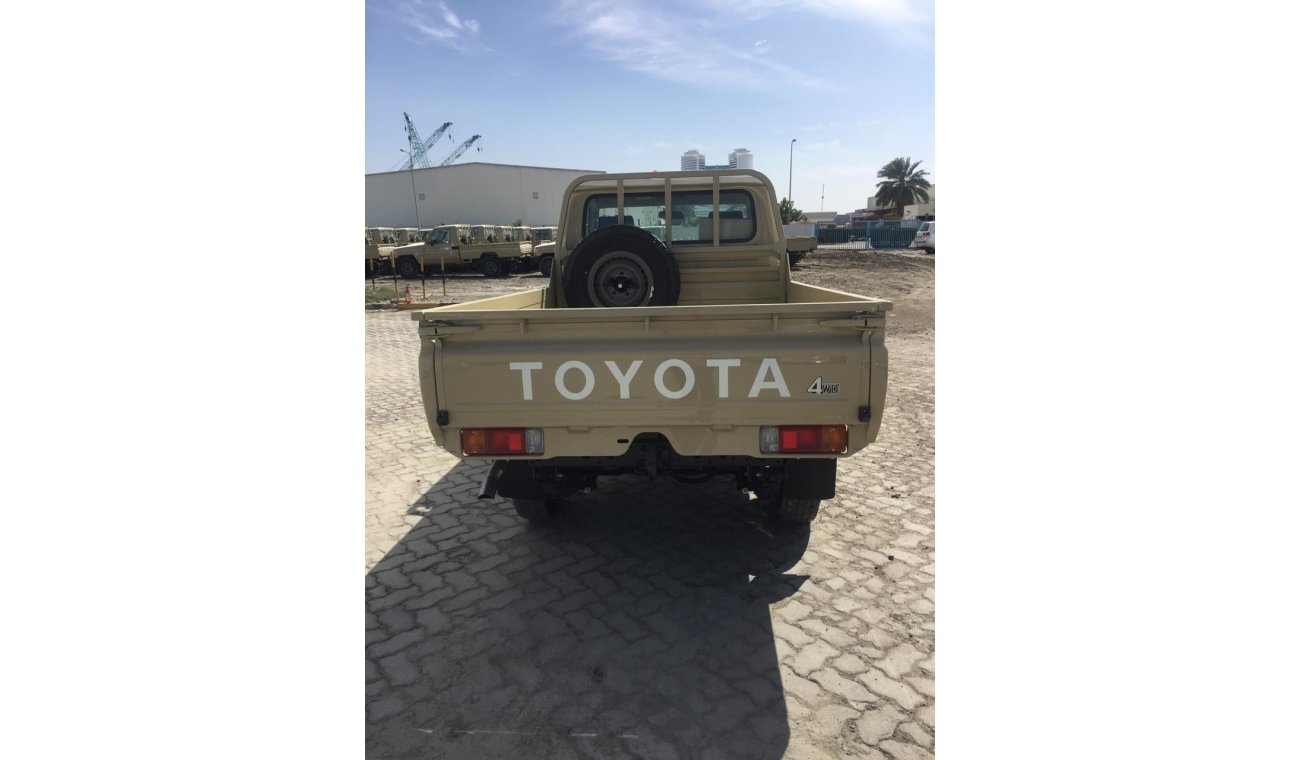 Toyota Land Cruiser Pick Up Single Cabin Diesel 4.2 L V6 2019