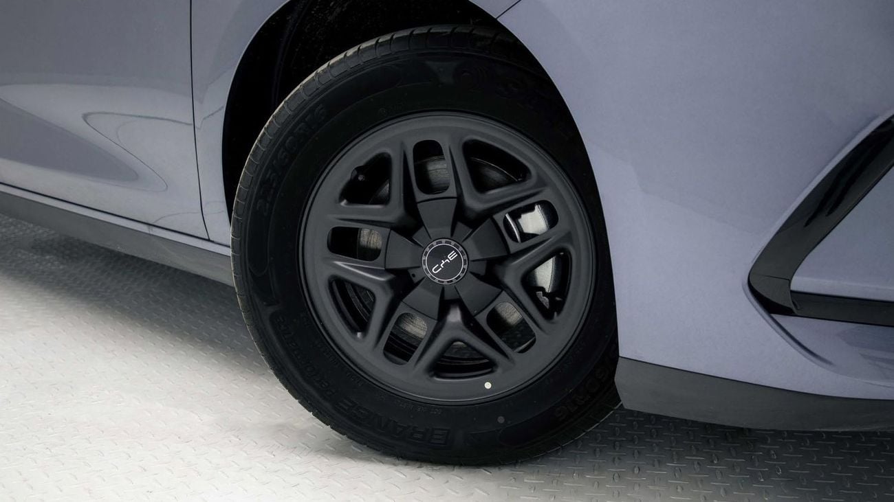 BYD Seal 05 DM-i 1.5L Petrol Engine + Electric Motor (DM-i Plug-in Hybrid) | 4 Door | 5 Seater