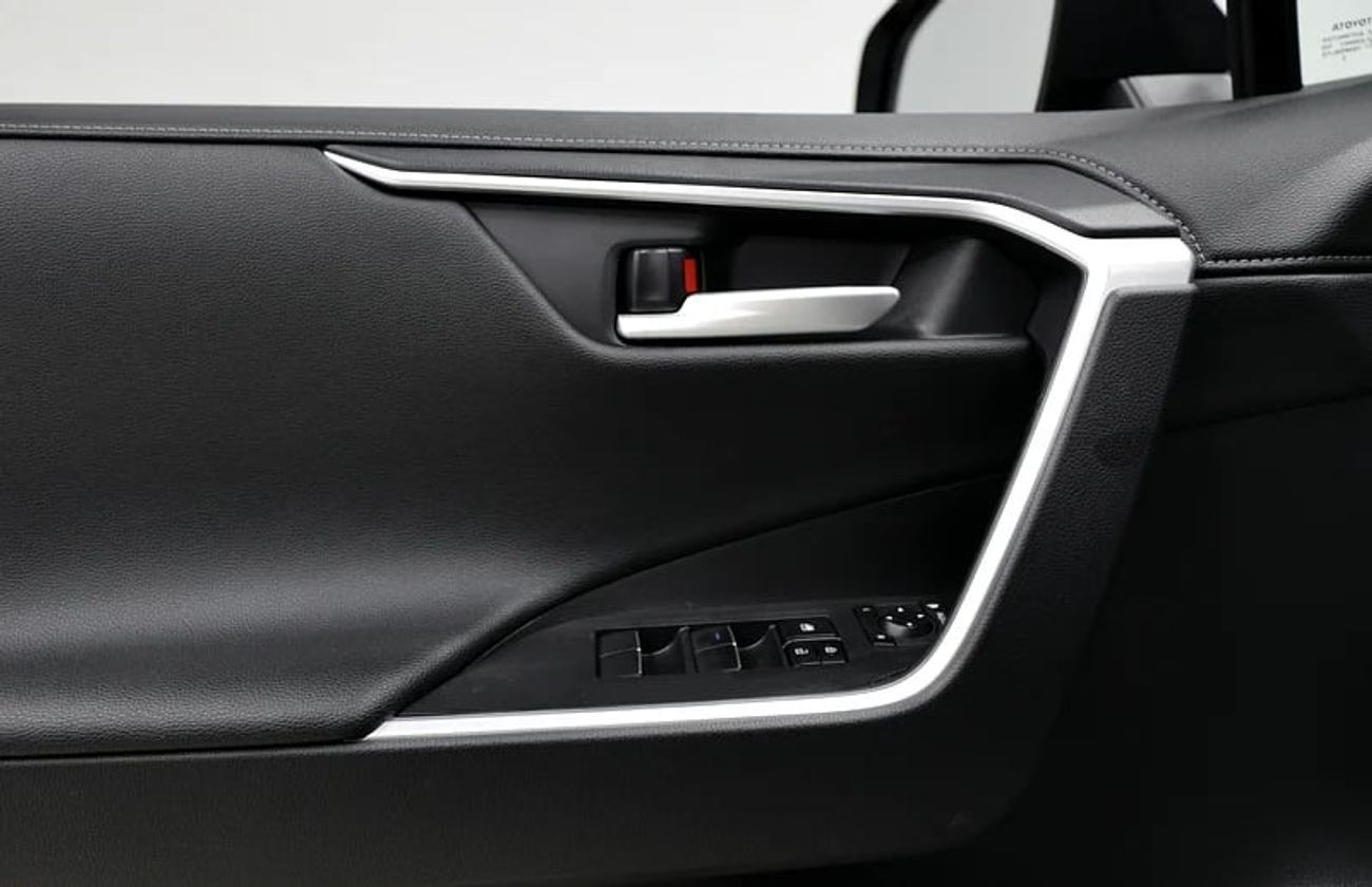 Toyota RAV4 Toyota Wildlander | 2.5L AWD | Almost Brand New | Low Kms | Free Insurance + Registration | AED 1,95