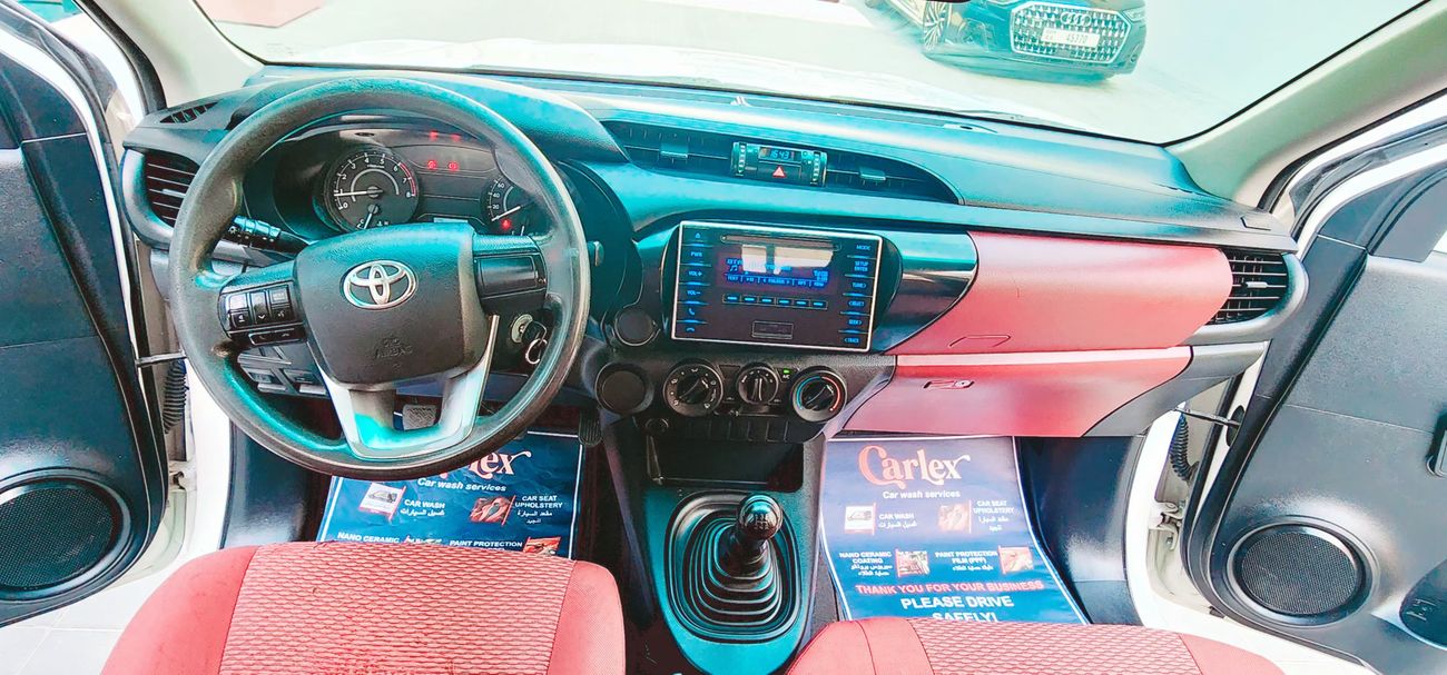 تويوتا هيلوكس GL 2.7L Double Cab Utility RWD