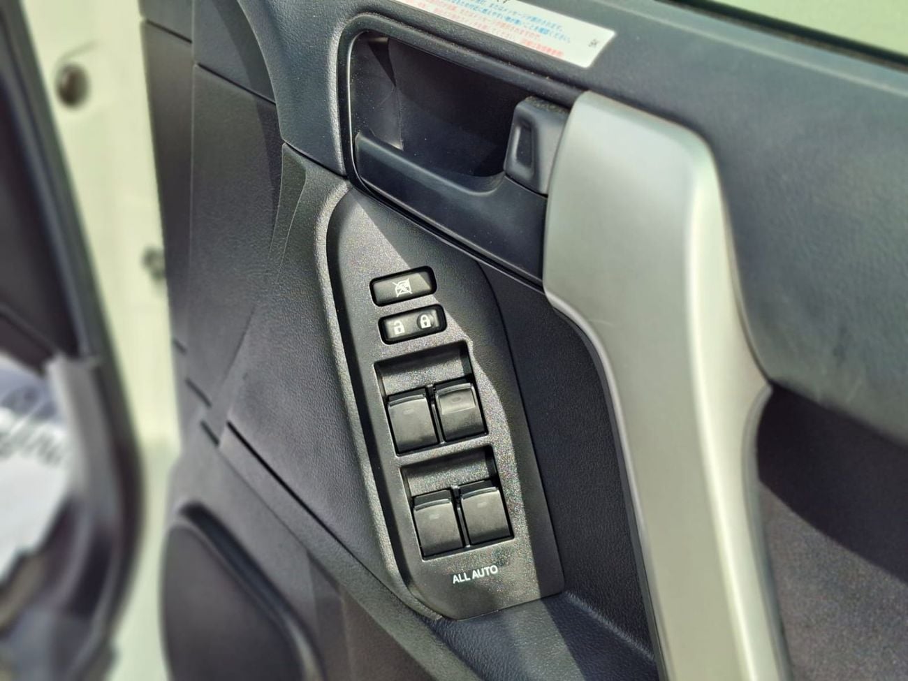 Toyota Prado TX 2.8L Japanese Car 457km driven Diesel engine 4WD Automatic Gear 7 Seats 5 Doors