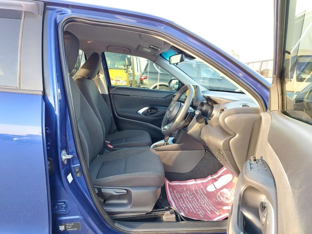 Toyota Yaris Cross TOYOTA YARIS CROSS SUV RHD 2022 MODEL 1.5 L PETROL AUTOMATIC(PM06671)