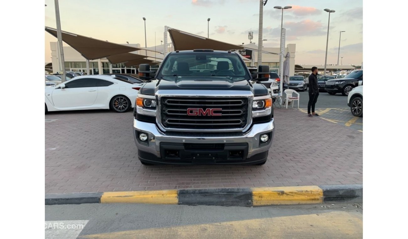 GMC Sierra 3500 HD Denali 3500 HD Denali