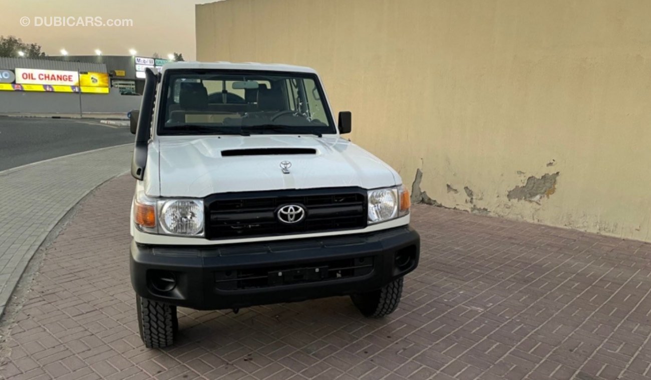 تويوتا لاند كروزر بيك آب TOYOTA LAND CRUISER PICK UP DC 4.5L DIESEL 2022 MODEL