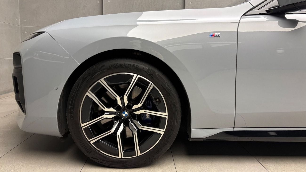 BMW 735i 2024 | GCC Specs | Agency Warranty & Service