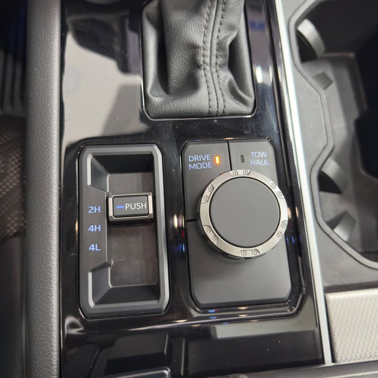 Toyota Sequoia HYBRID (NON GCC) 3.5L hybrid