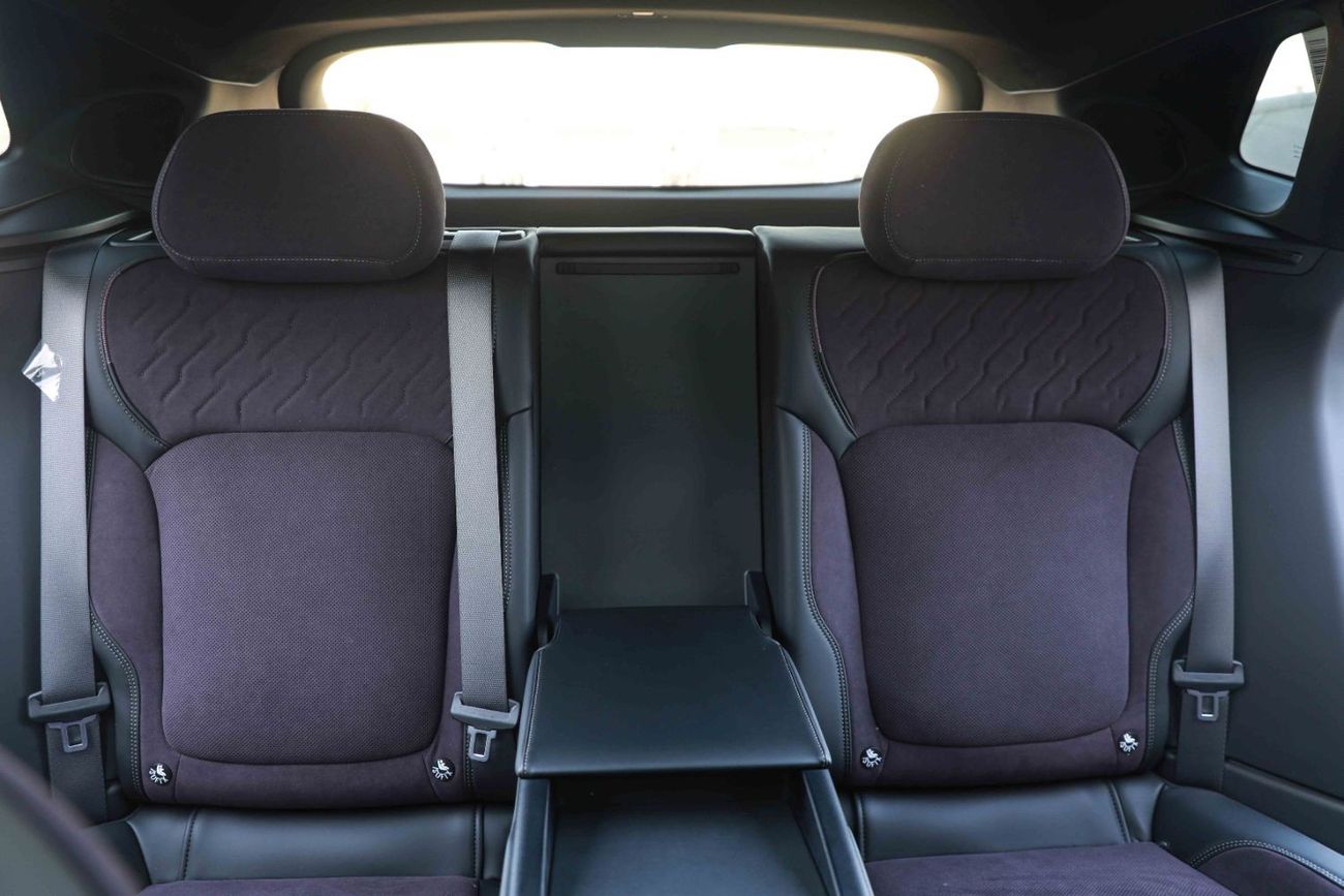 Lynk & Co 08 2024 LYNK & CO EM-P Time Limited 1.5 - Plug in hybrid - Purple inside Purple